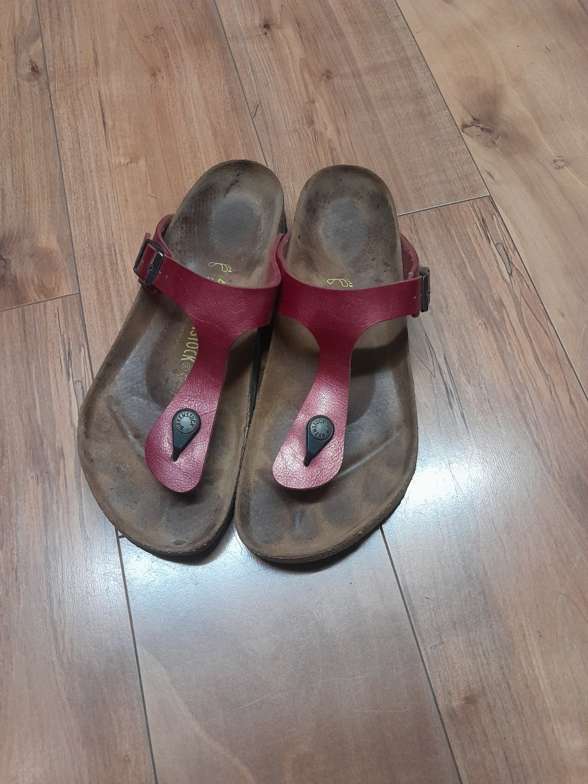 Birkenstock Gizeh Women’s Red Thong Sandals L8/M7