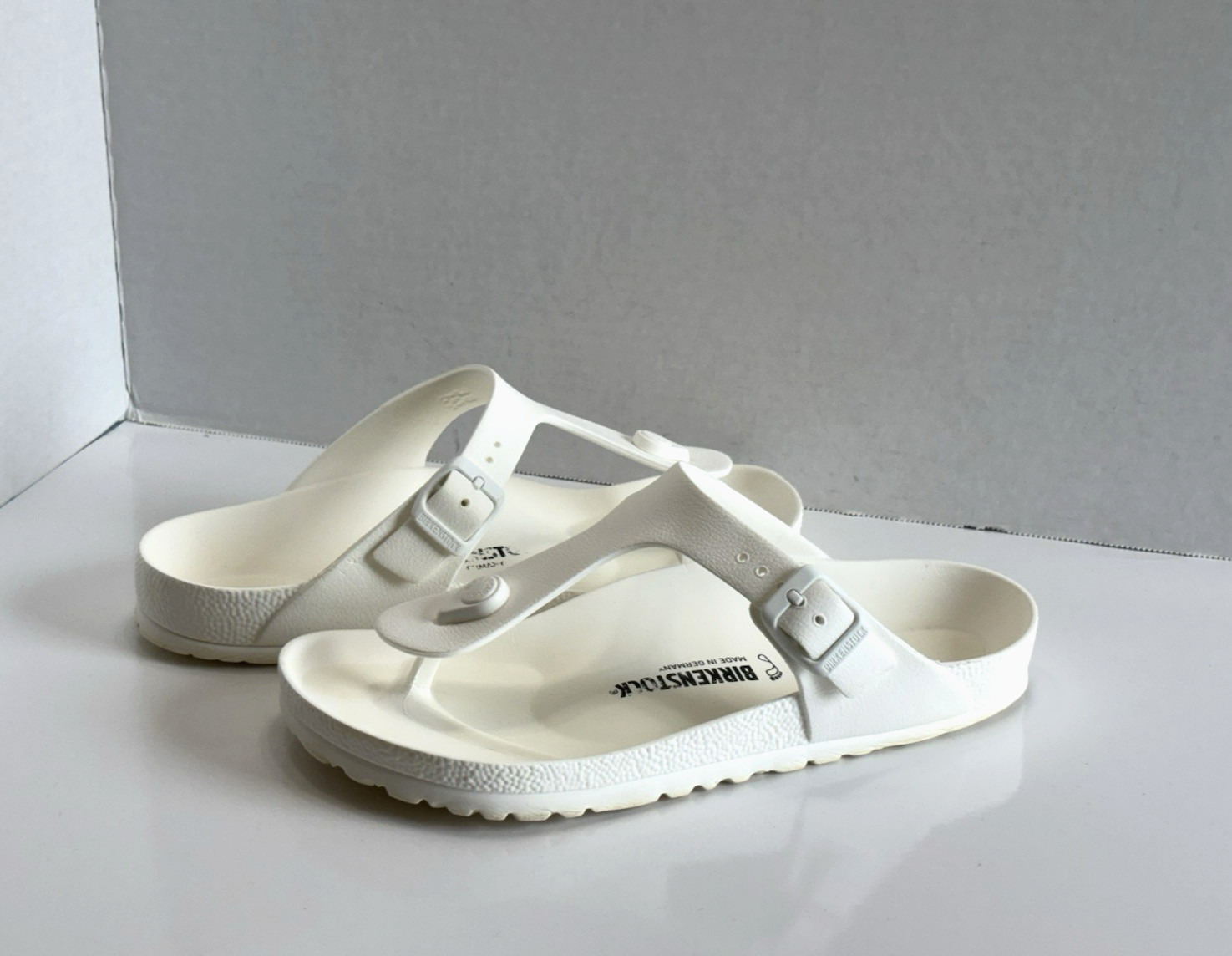 Birkenstock Gizeh EVA Women’s Size 7 White Rubber Thong Sandals Comfort Adjust