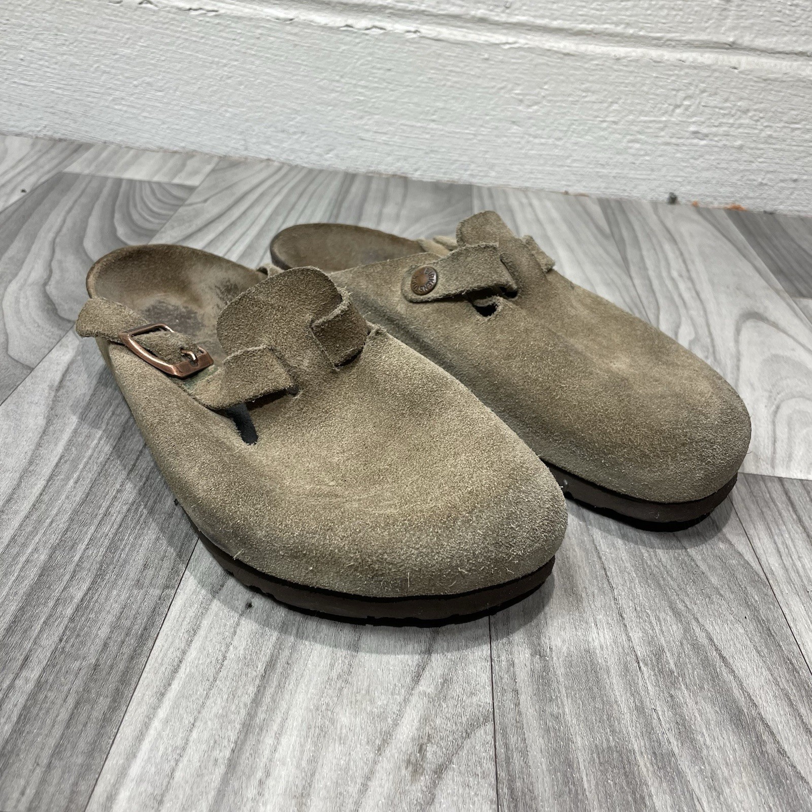 BIRKENSTOCK Boston Clogs Women US 7 / EU 38 Brown Soft Footbed Slides