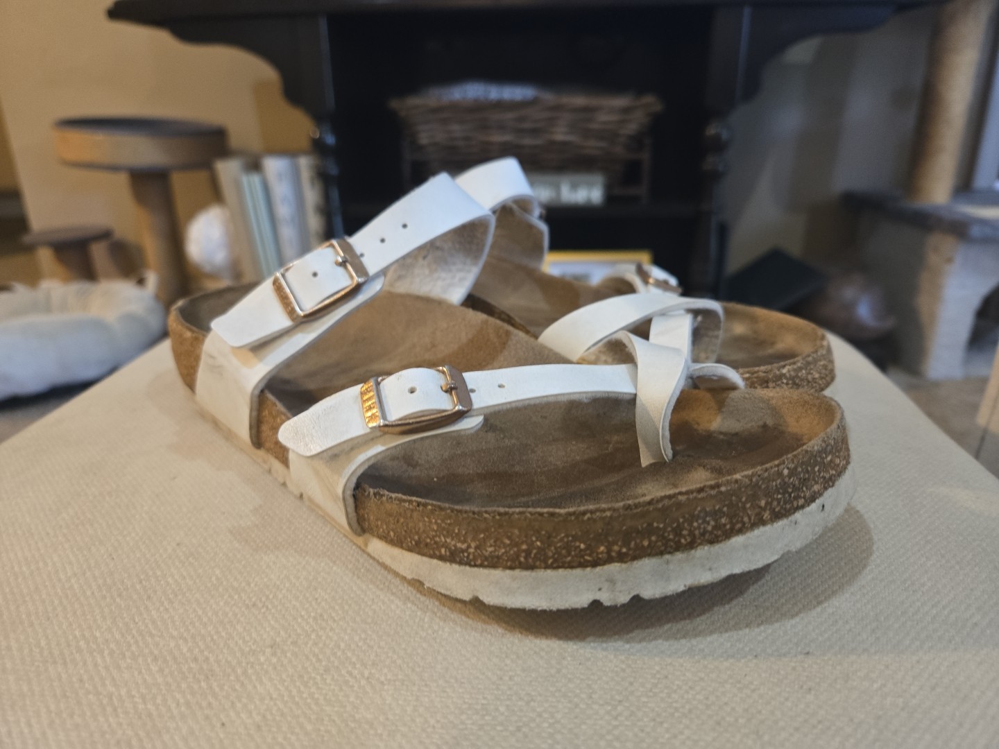 Women’s Birkenstock Mayari Women’s Flat Sandals Sz 40/9-9.5