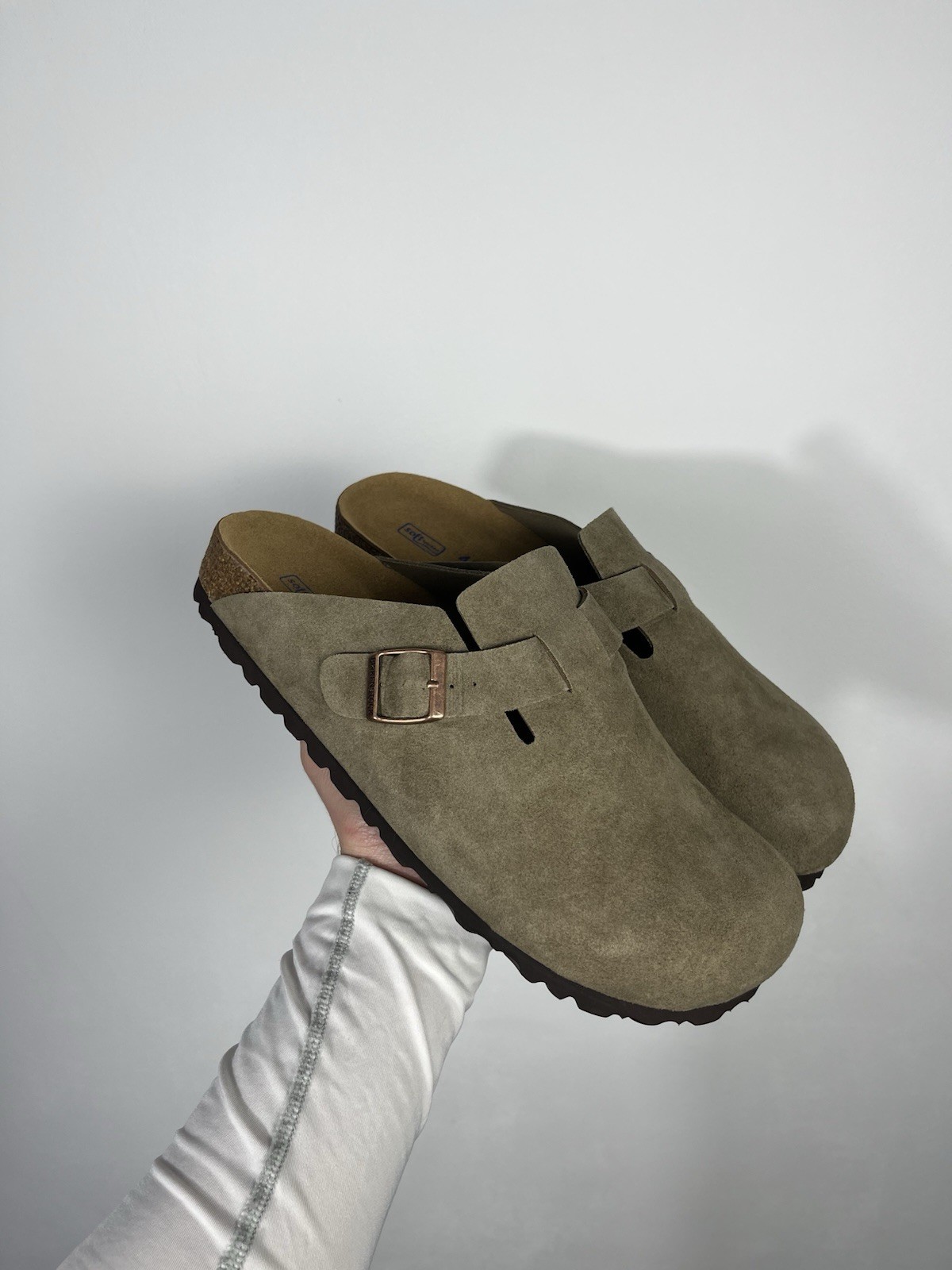 Birkenstock Boston Suede Clogs EU42 US9 Taupe Soft Footbed Casual Slip On