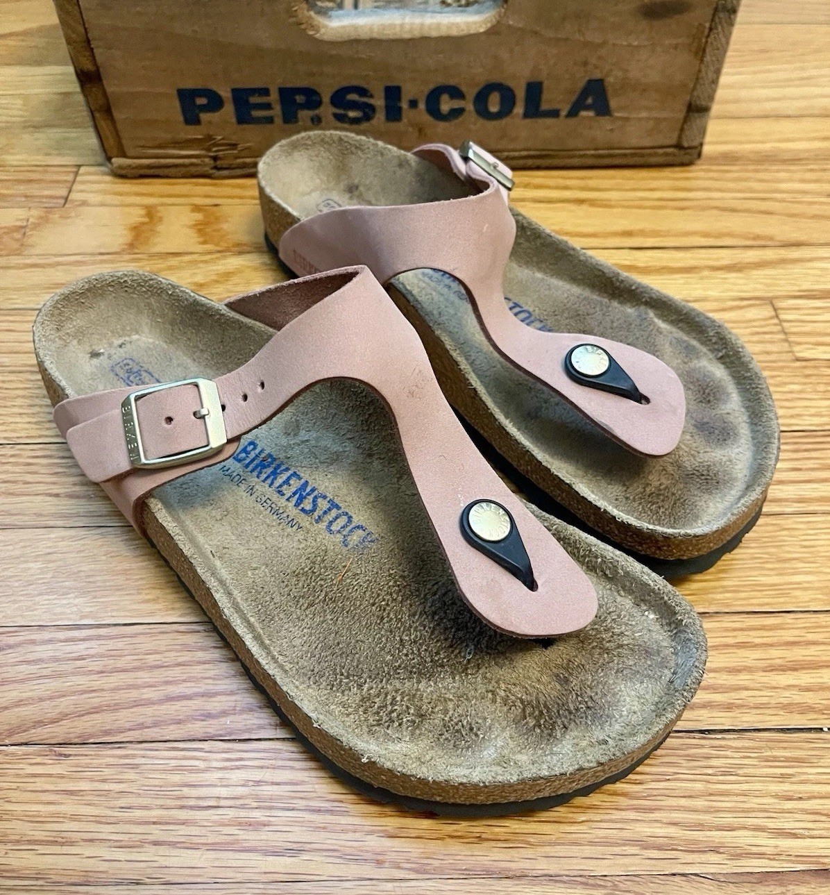 Birkenstock Gizeh Sandals Size 38 7 7.5 Soft Footbed Old Rose Pink Nubuck Thong