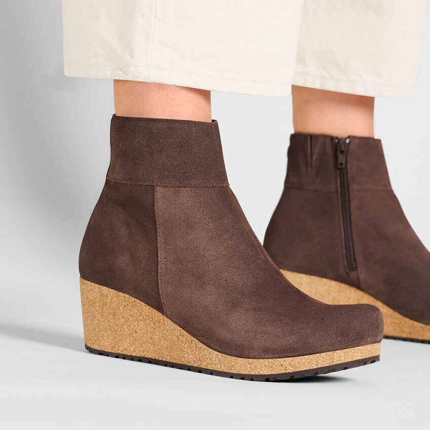 NEW Birkenstock papillio Women’s Ebba Roast Suede Boots Size 40
