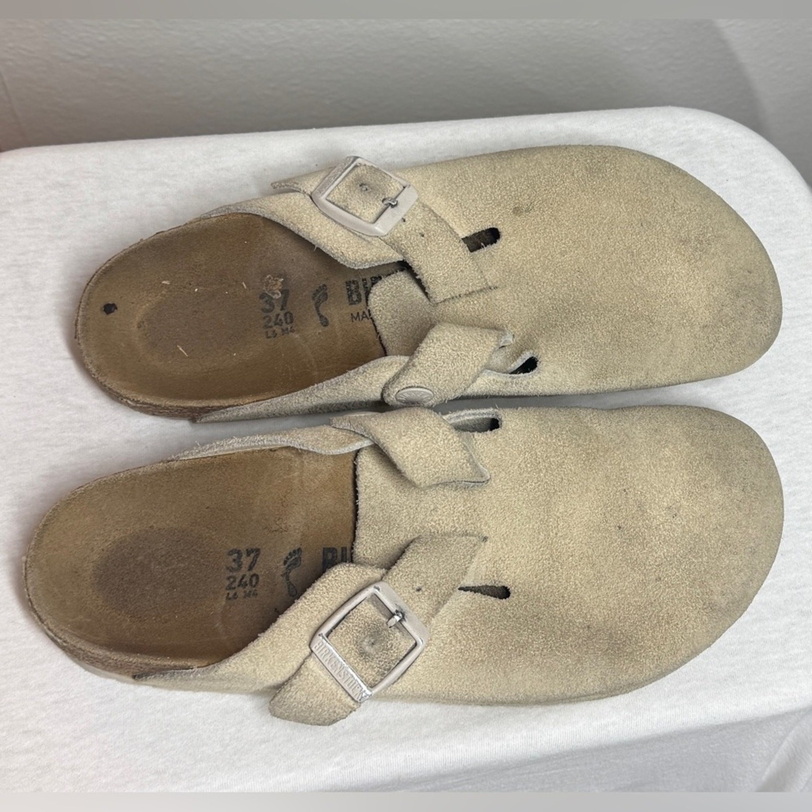 Birkenstock Boston Cream Soft Suede Leather Buckle Clogs Size 37 US Women’s 6.5
