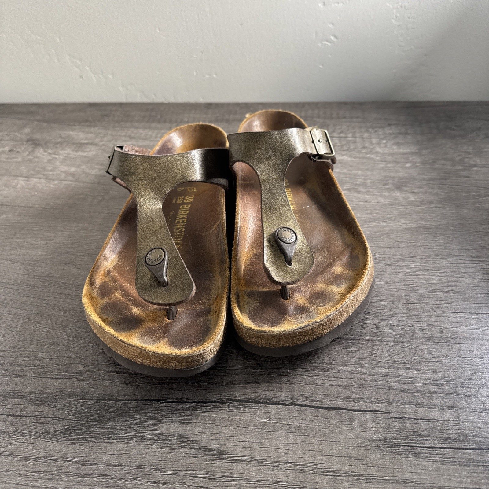 Birkenstock Gizeh Brown / Bronze Leather Thong Sandals Size 7-7.5 Women’s