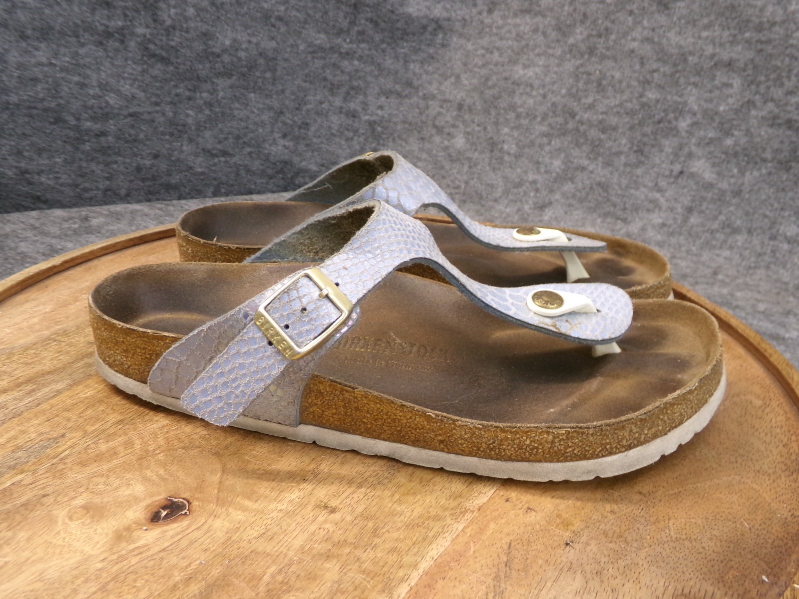 Birkenstock Gizeh Magic Shiny Snake Print Dusty Blue Sandals Size 40 US 9 Reg.