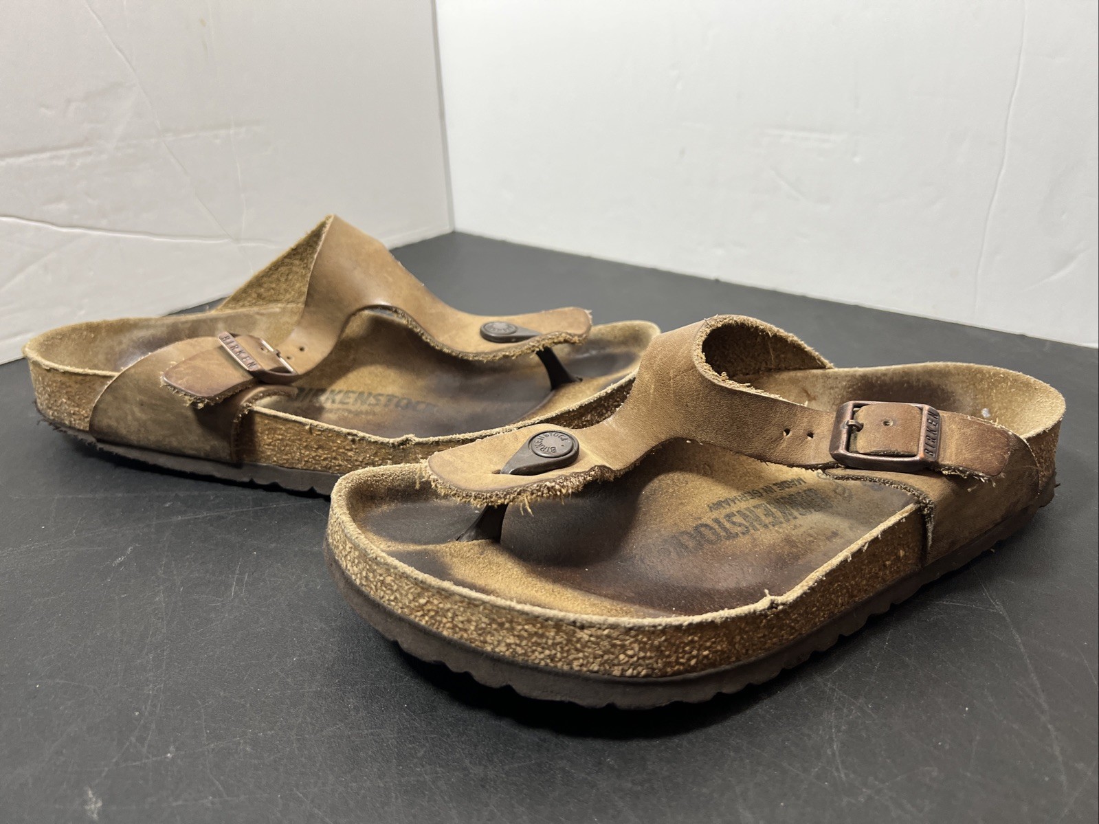 Birkenstock Gizeh Leather Brown Thong Sandal Buckle Size 38 (US 7-7.5)