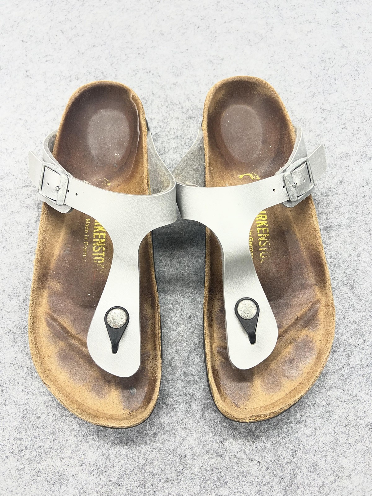 Birkenstock Gizeh Sandals Womens Size 8 EU 39 Silver Thong Cork Footbed Buckle