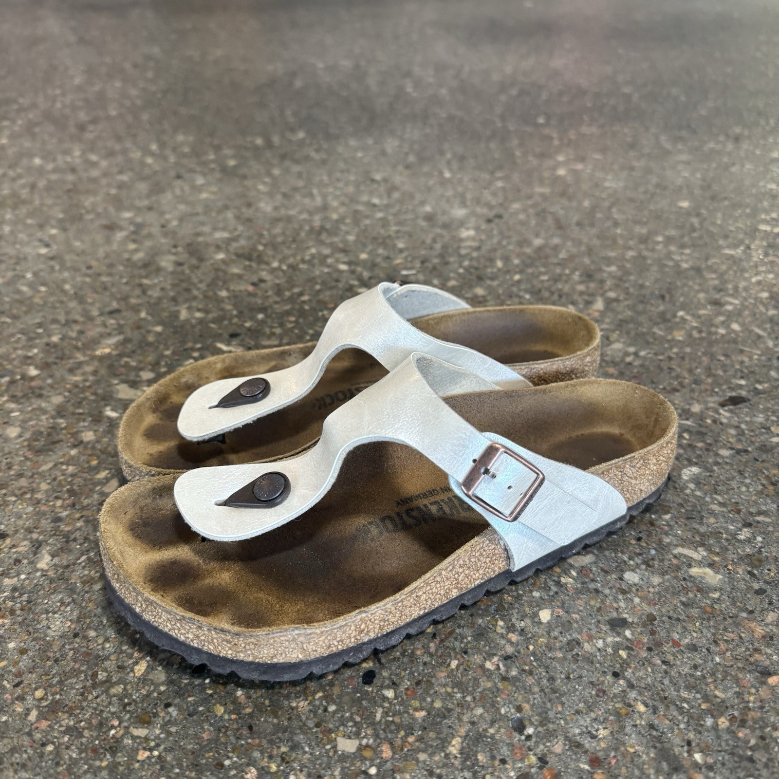 Birkenstock Gizeh Sandals Metallic Silver Size 38 Thong Womens 7