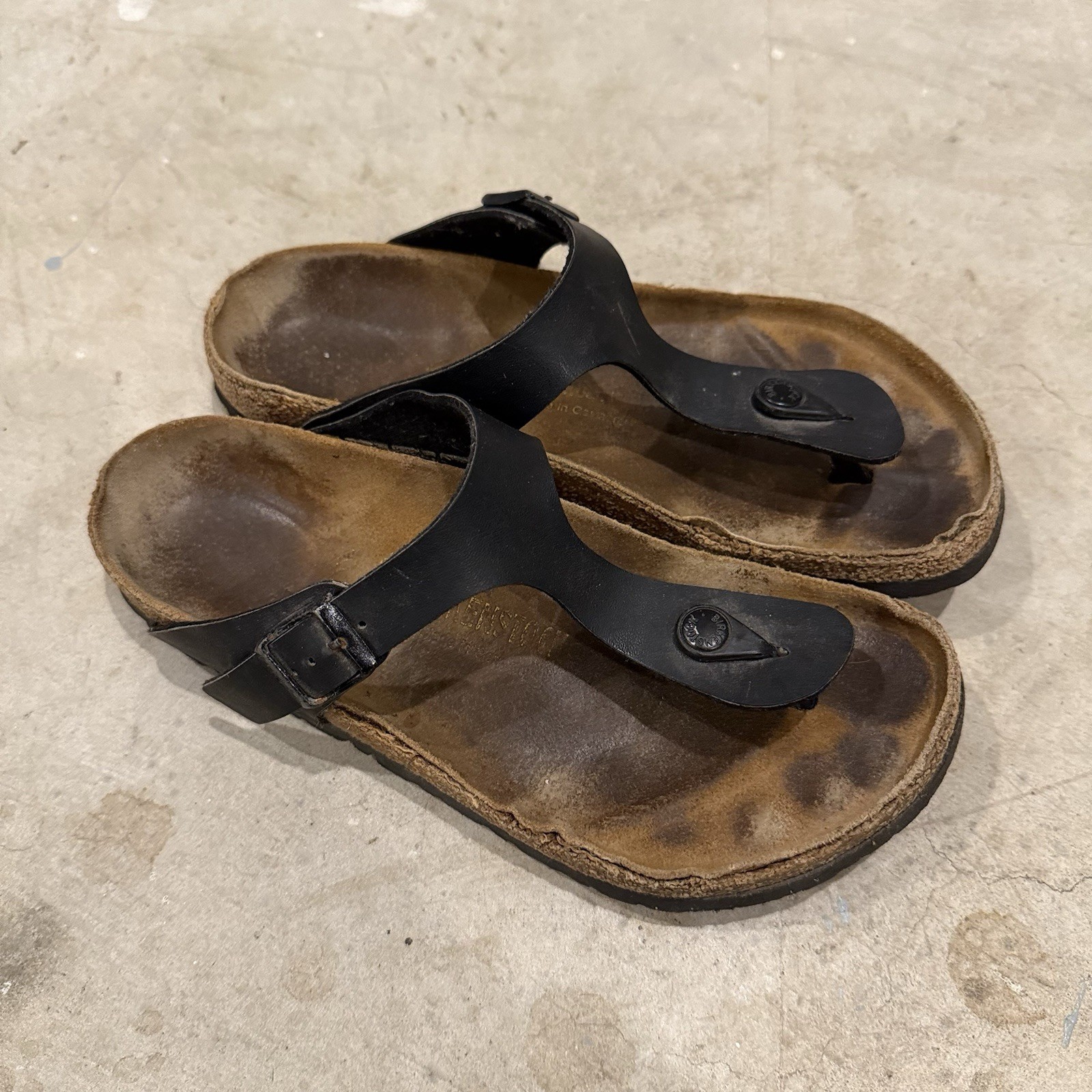 Birkenstock Gizeh Womens Sz US 8 EU 39 Black Thong Leather Sandals