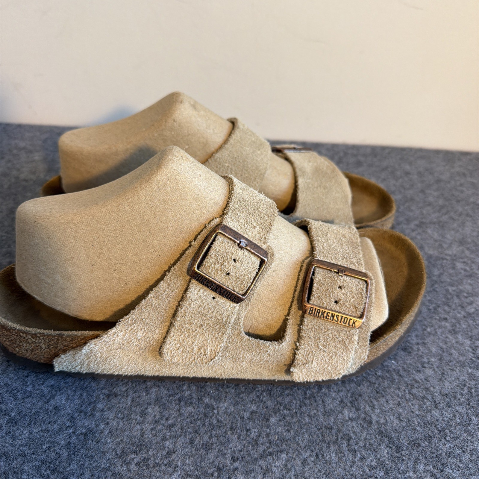 Birkenstock Arizona Taupe Soft Footbed Suede Leather Unisex Sandals 41 W10 M8