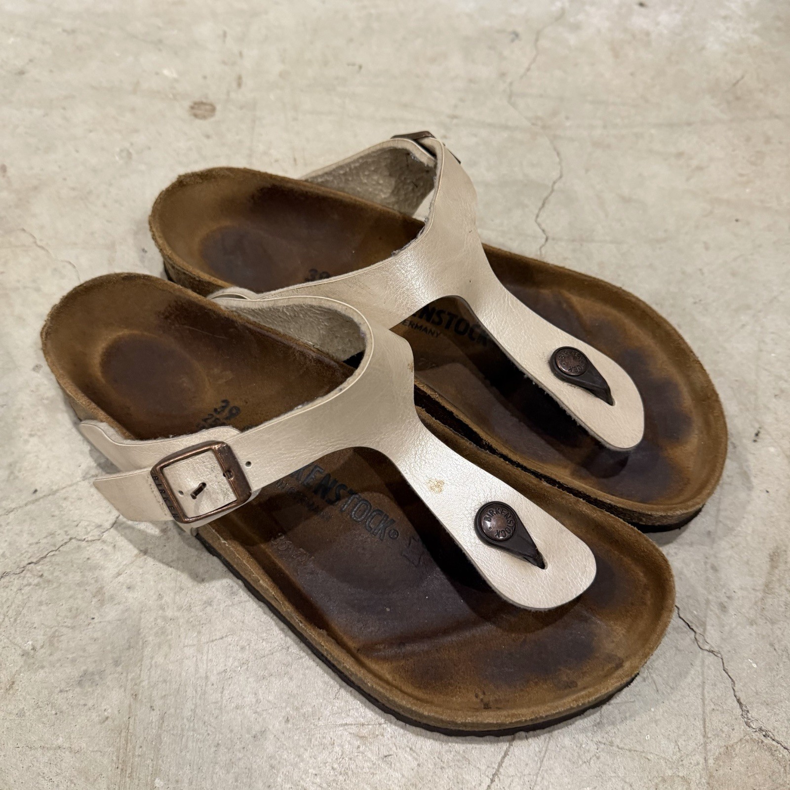 Birkenstock Gizeh Sandals Womens 39 Creme Opal Leather Toe Post Slip On Resort