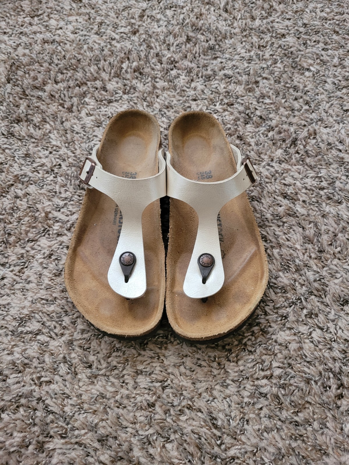 BIRKENSTOCK GIZEH-FLOR SANDAL PEARL WHITE Women’s 38 7-7.5