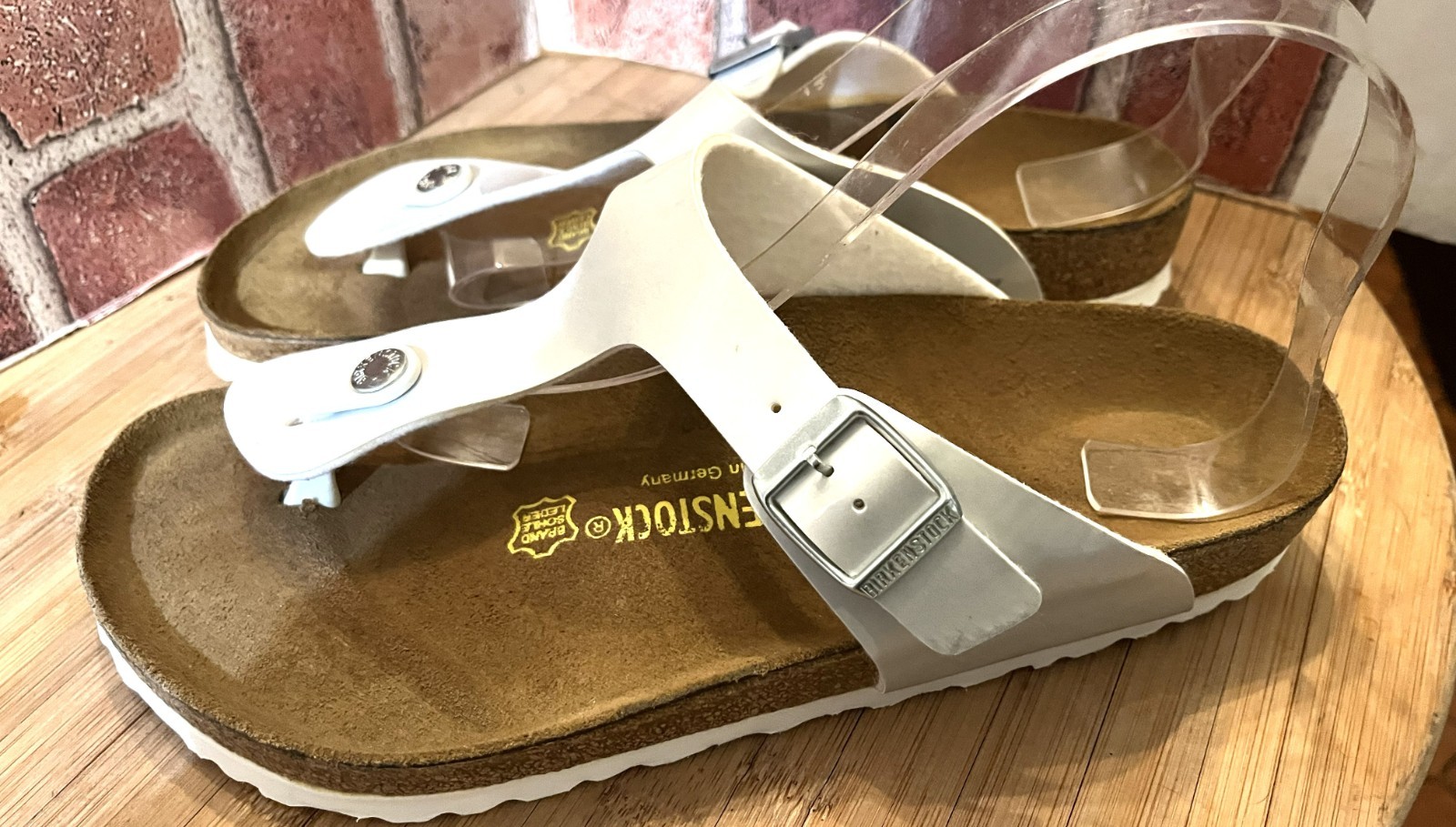 BIRKENSTOCK GIZEH WHITE PATENT BIRKO-FLOR SANDALS 265 41/10