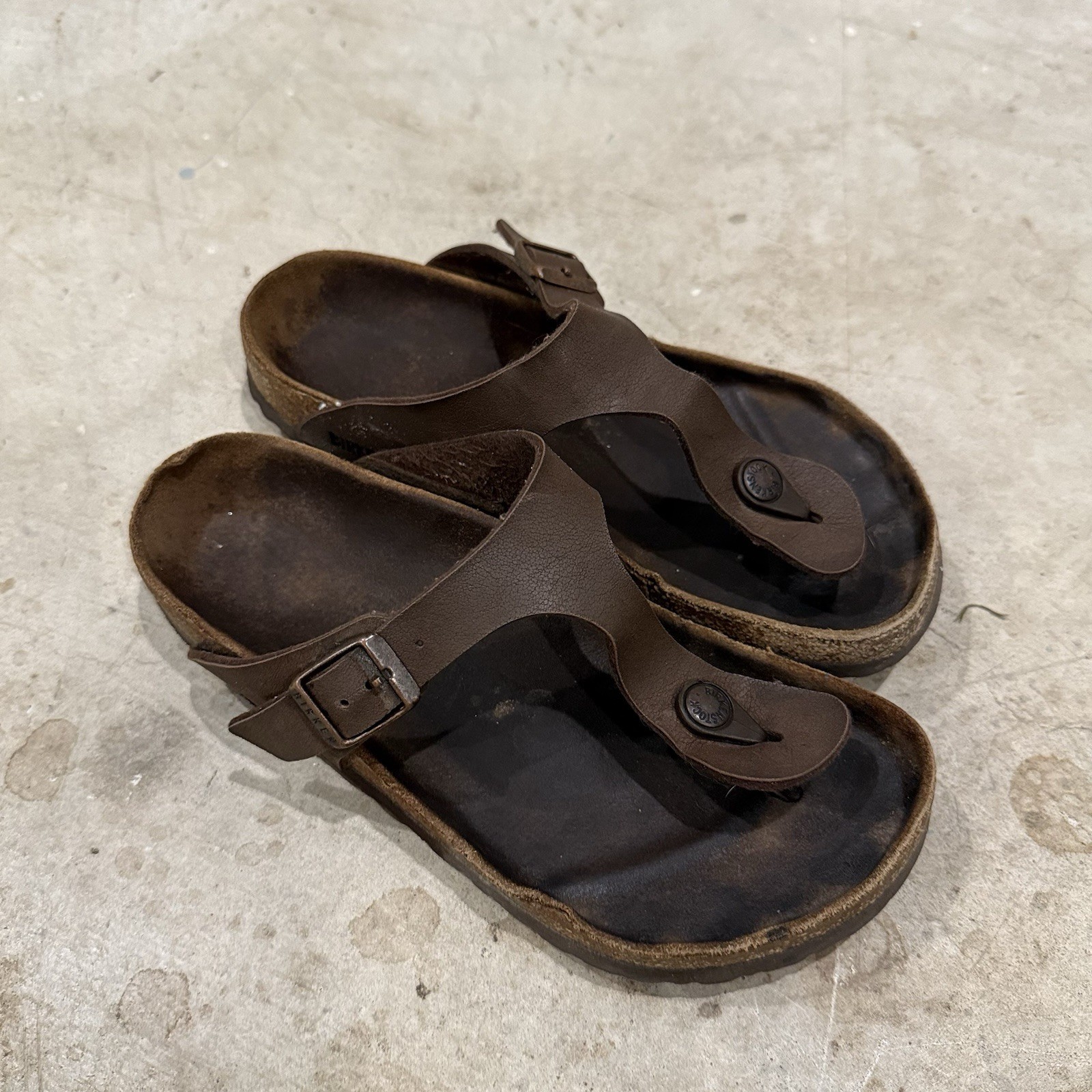 Birkenstock Gizeh Sandals Women 37 US 6 Brown Thong Casual *Distressed*