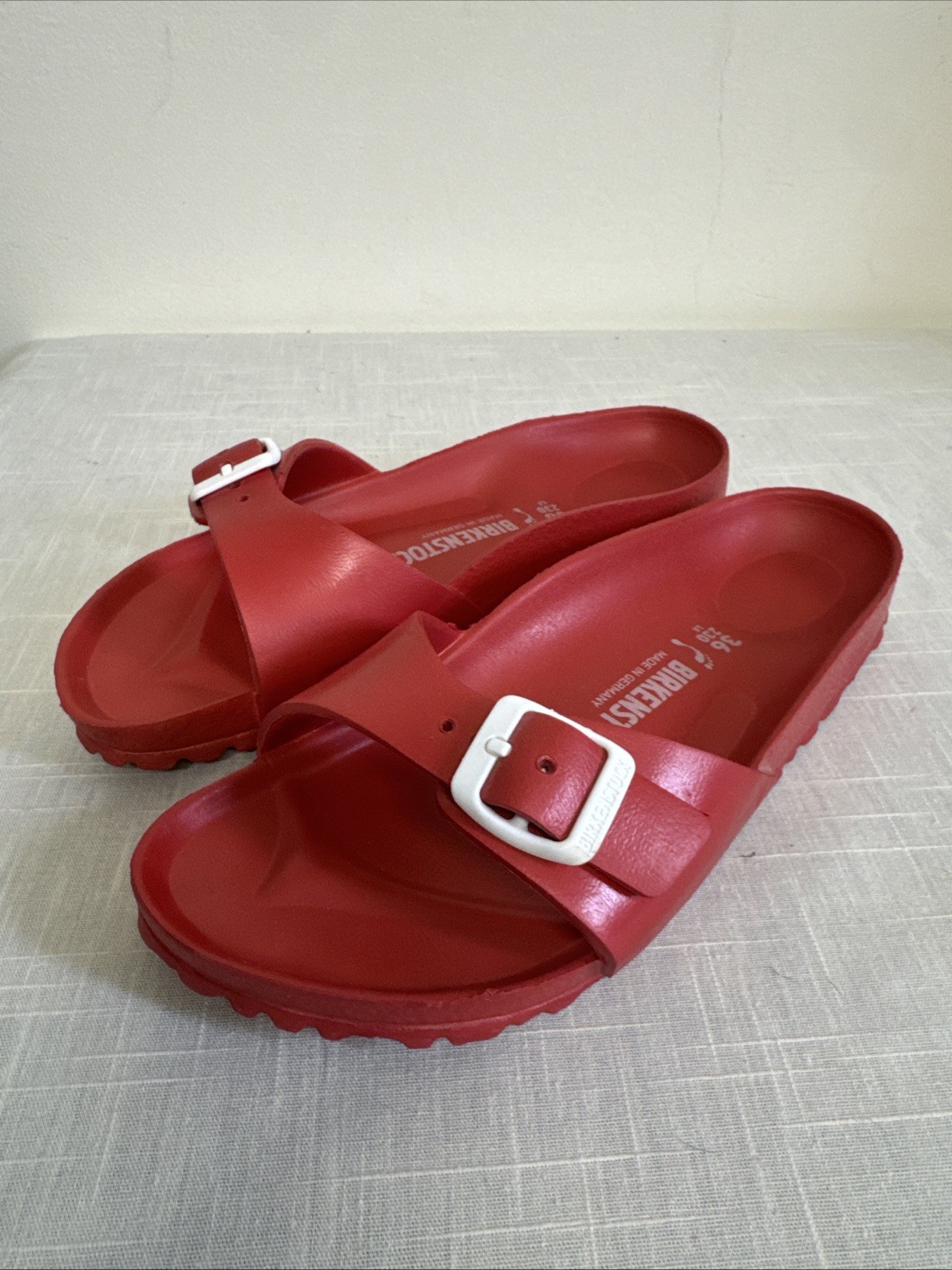 Birkenstock Madrid Eva Scuba White Buckle Women’s 7 Red Slip On Sandal