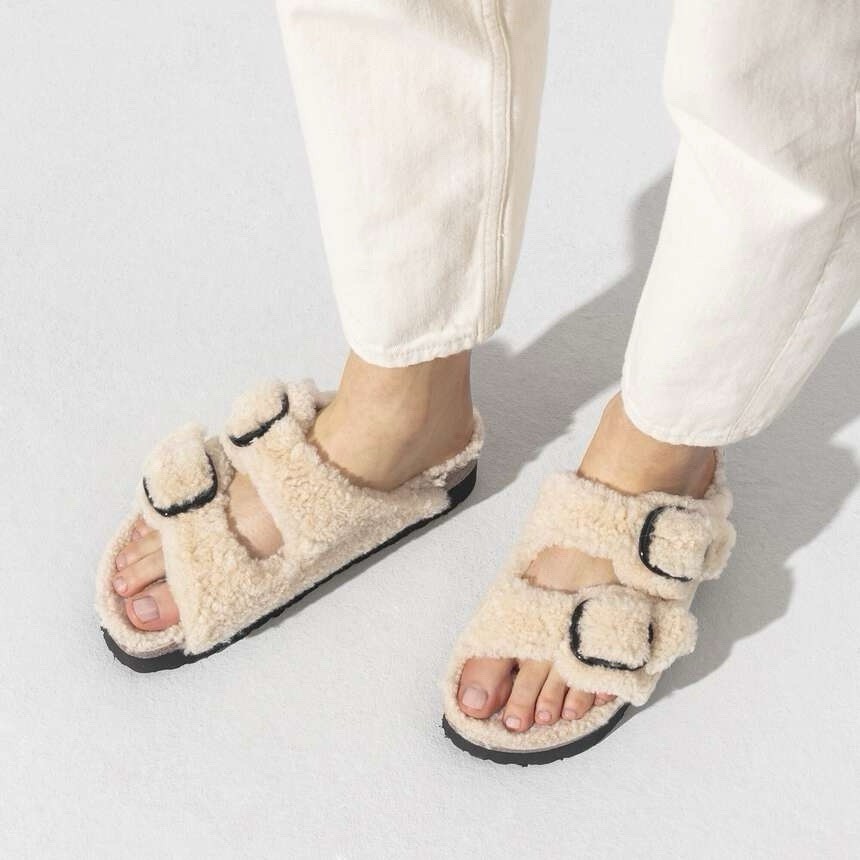 NWOB Birkenstock Papillio Arizona Big Buckle Shearling Sandals Teddy Eggshell