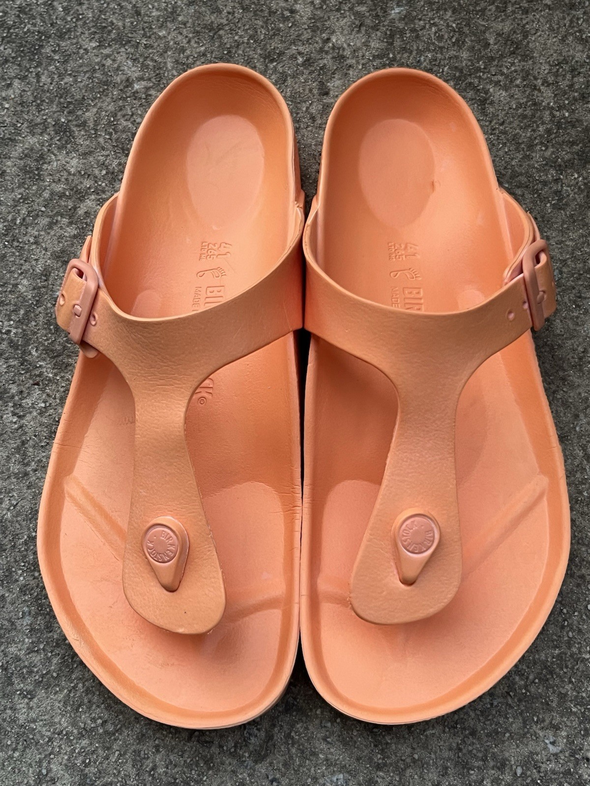 Women’s Birkenstock Gizeh Papaya Orange EVA buckle thong sandals size 10 R / 41