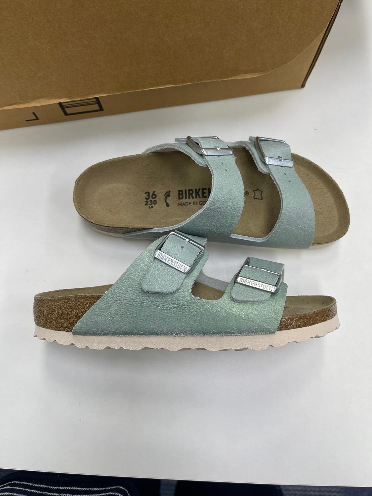 Birkenstock Arizona Unisex Leather Sandal Washed Mineral Leather, 36 EU