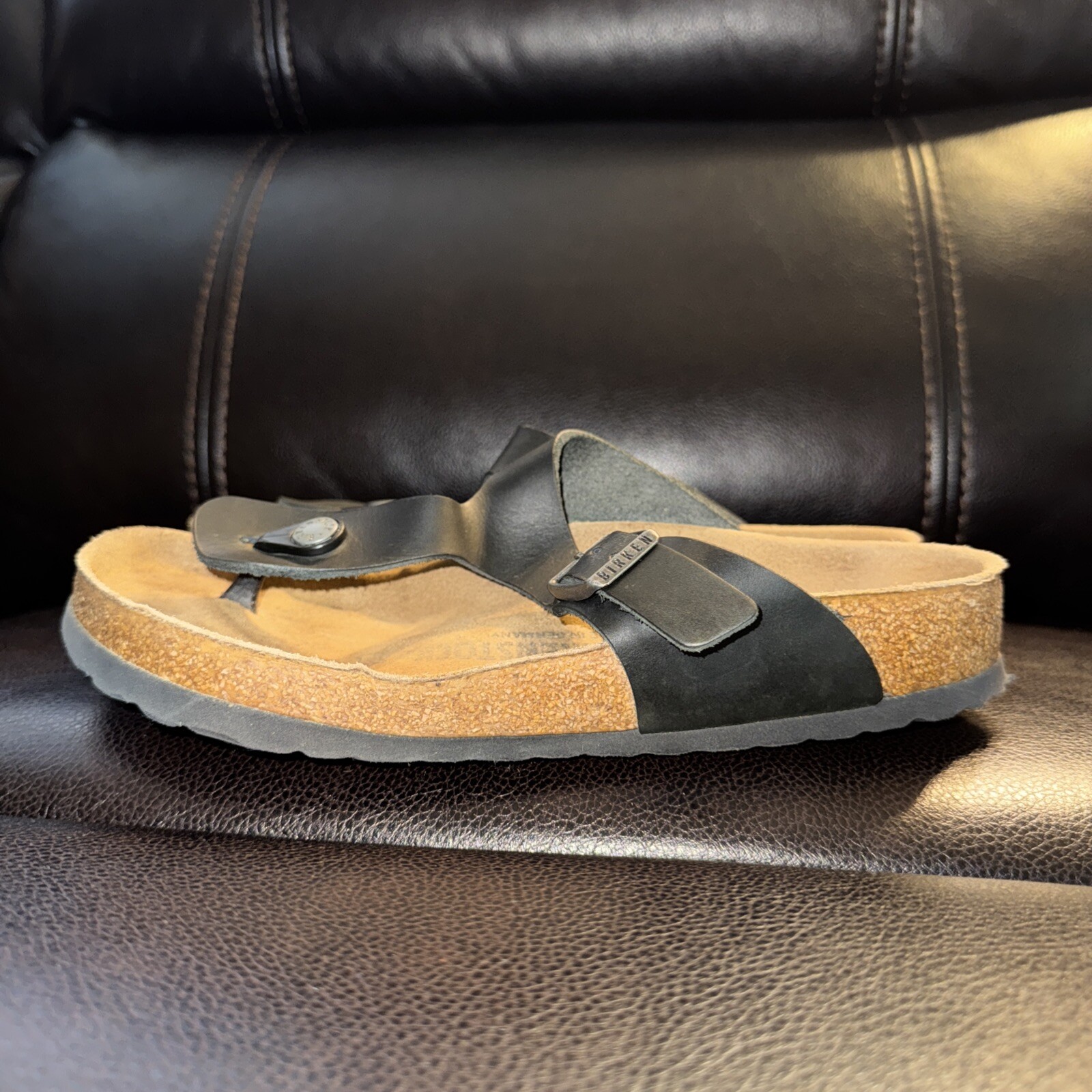 Birkenstock Gizeh leather sandals Women’s Size 7 – 7.5 Used Good Condition