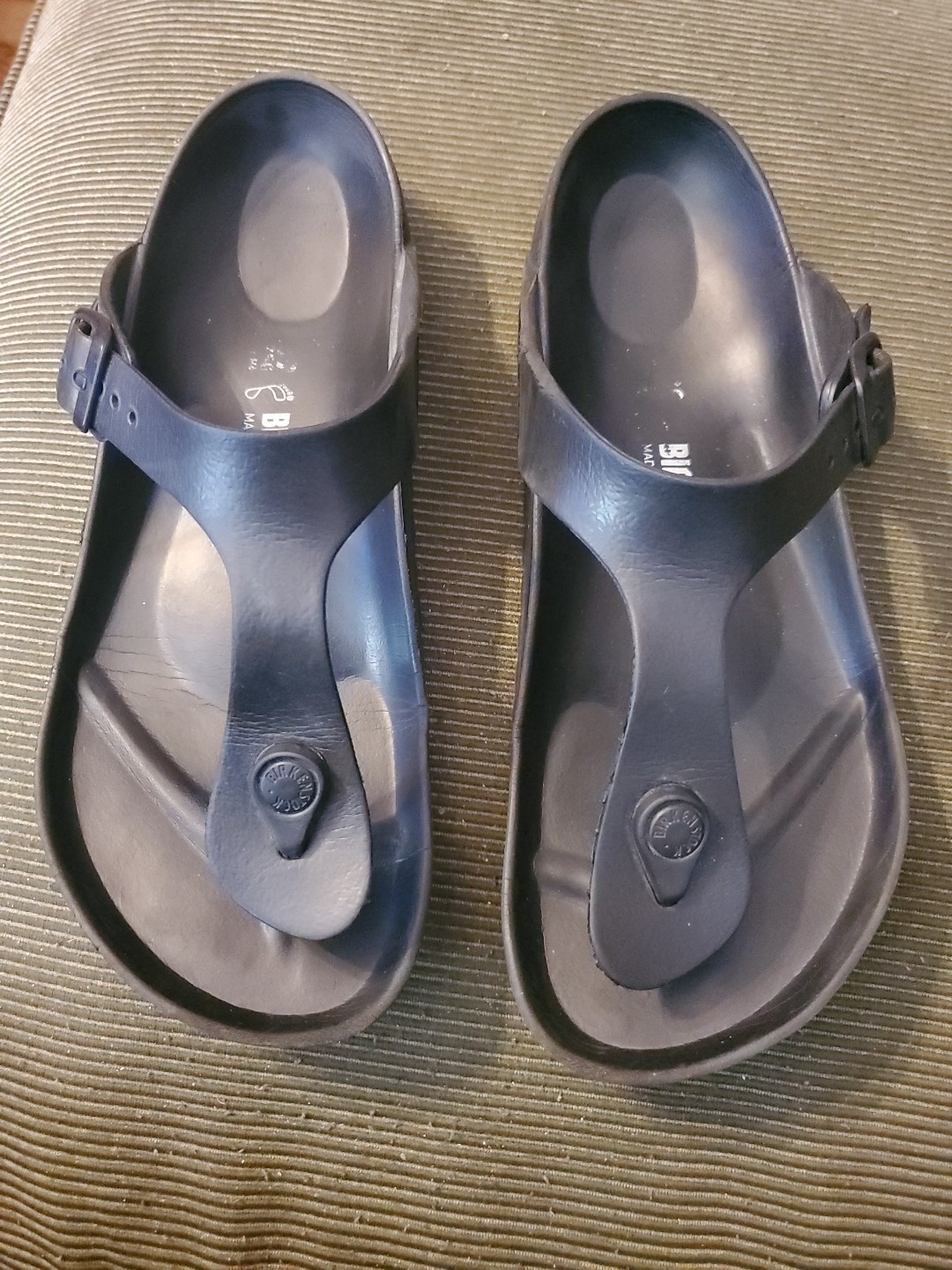 Birkenstock Gizeh EVA Sandal  Unisex Black Adjustable Buckle 39 Women 8 – 8 1/2