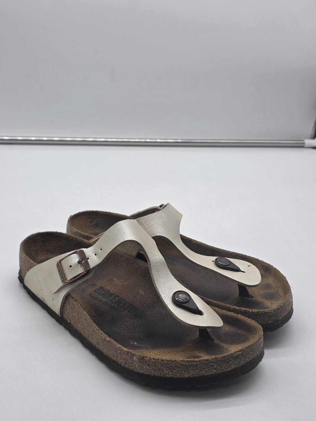 Birkenstock Gizeh Sandals Womens Size 8 White Thong Cork Footbed Comfort Shoes
