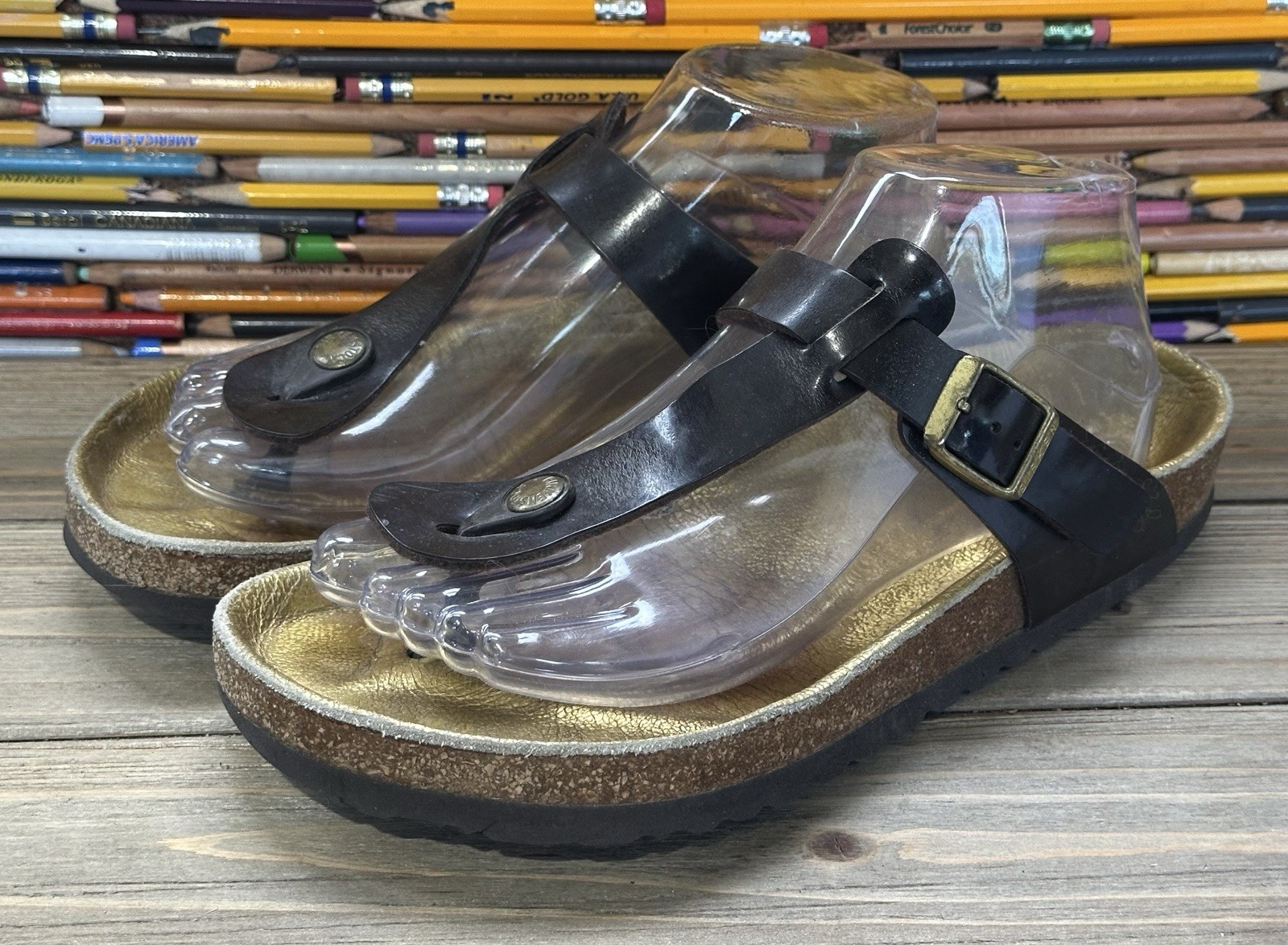 Birkenstock Gizeh Gold Patent Sandals Brown Women’s Sz 9 / 40